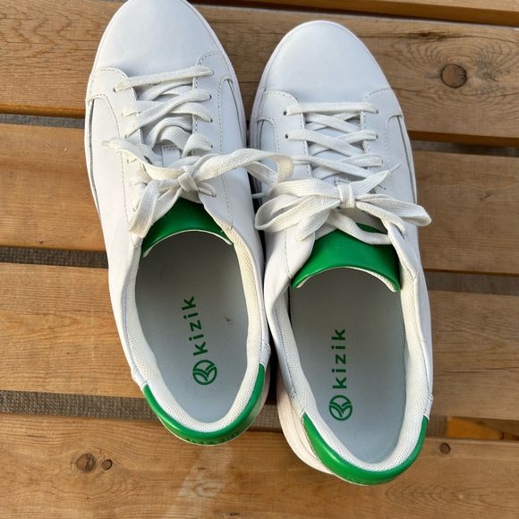 Kizik Low Top Sneakers - Picture 1 of 5